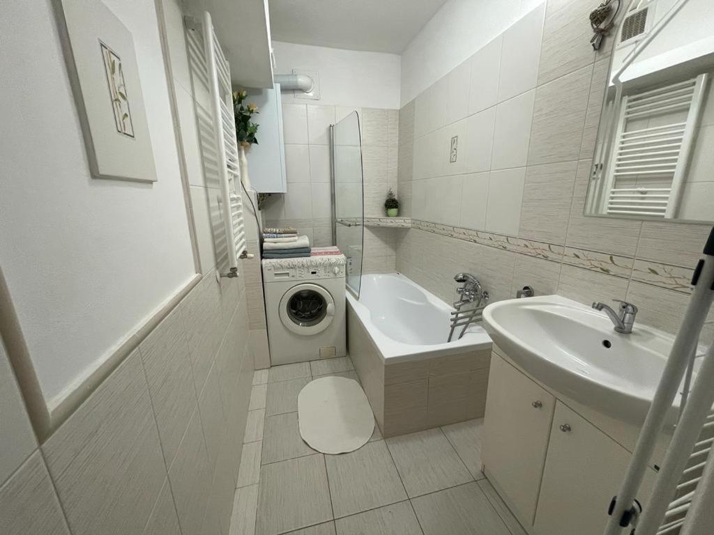 브라티슬라바 Attic Flat In The Center 아파트 외부 사진